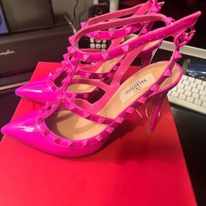 Rockstud Ankle Strap Patent-Leather Pumps With Tonal Studs 100 MM